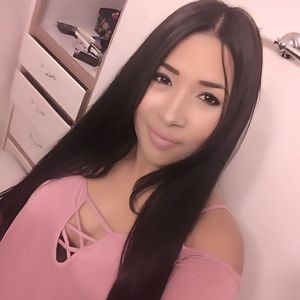 Meet your Posher, Iris